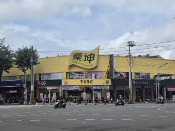 高大特區｜藍昌路上｜黃金店面 泰揚房屋