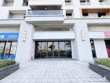 (租)九份子艾美館8全新黃金店面+平面車位