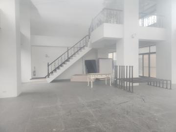  中壢體育園區旁大樓大面寬金店面適百業