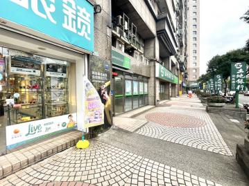 桃園區冠桃園臨省道.生活機能佳.屋況漂亮機能好
