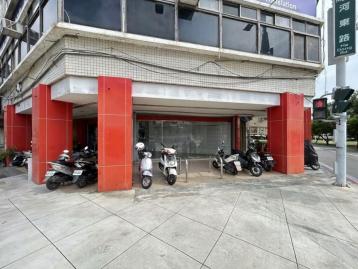 愛河大全聯三角窗金店面