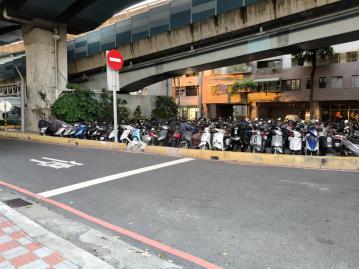左營高鐵諾金全新寬店面