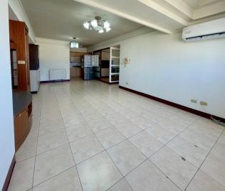 高雄租屋推薦 五甲太普高景觀2+1房平車