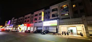 青年文華商圈大面寬電梯透天金店面 *鄰近文山特區與澄清湖 *連結陽明商