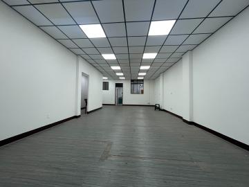 聚財中正路大店面