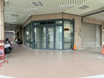 草屯寶島中正路三角窗店面出租