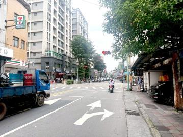 四維中山路口創業店面-五股店面