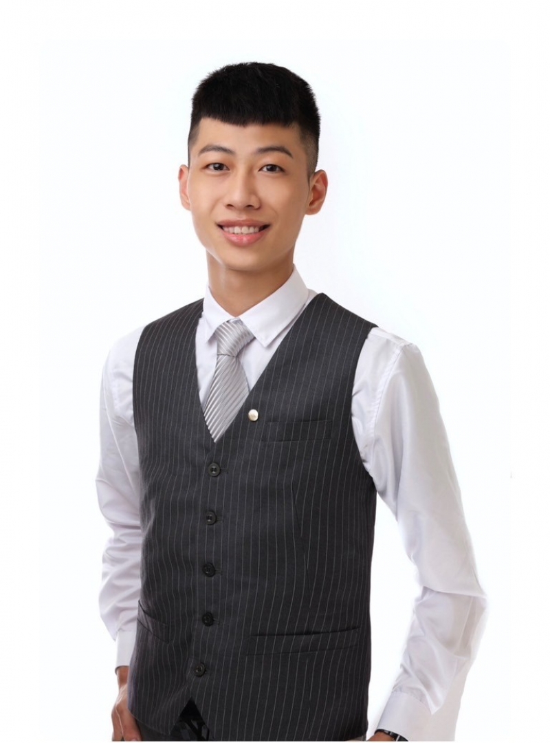 房仲 黃奎勝、黃詩尹 照片