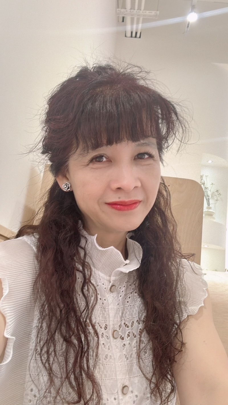 房仲 賴玉玫 照片