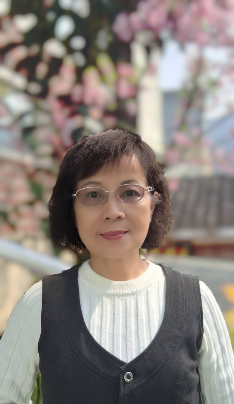 房仲 張金花 照片