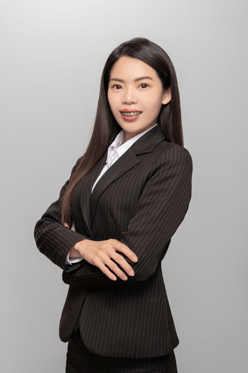 房仲 林筠涵 照片