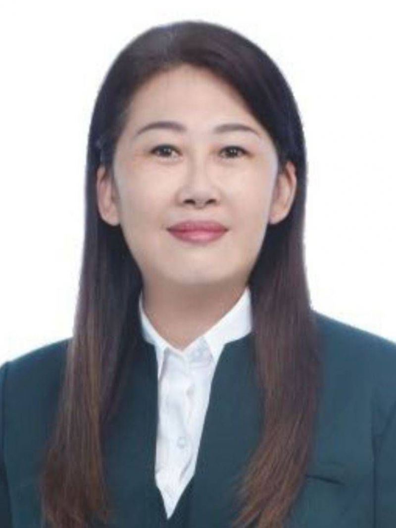 房仲 林子芸 照片