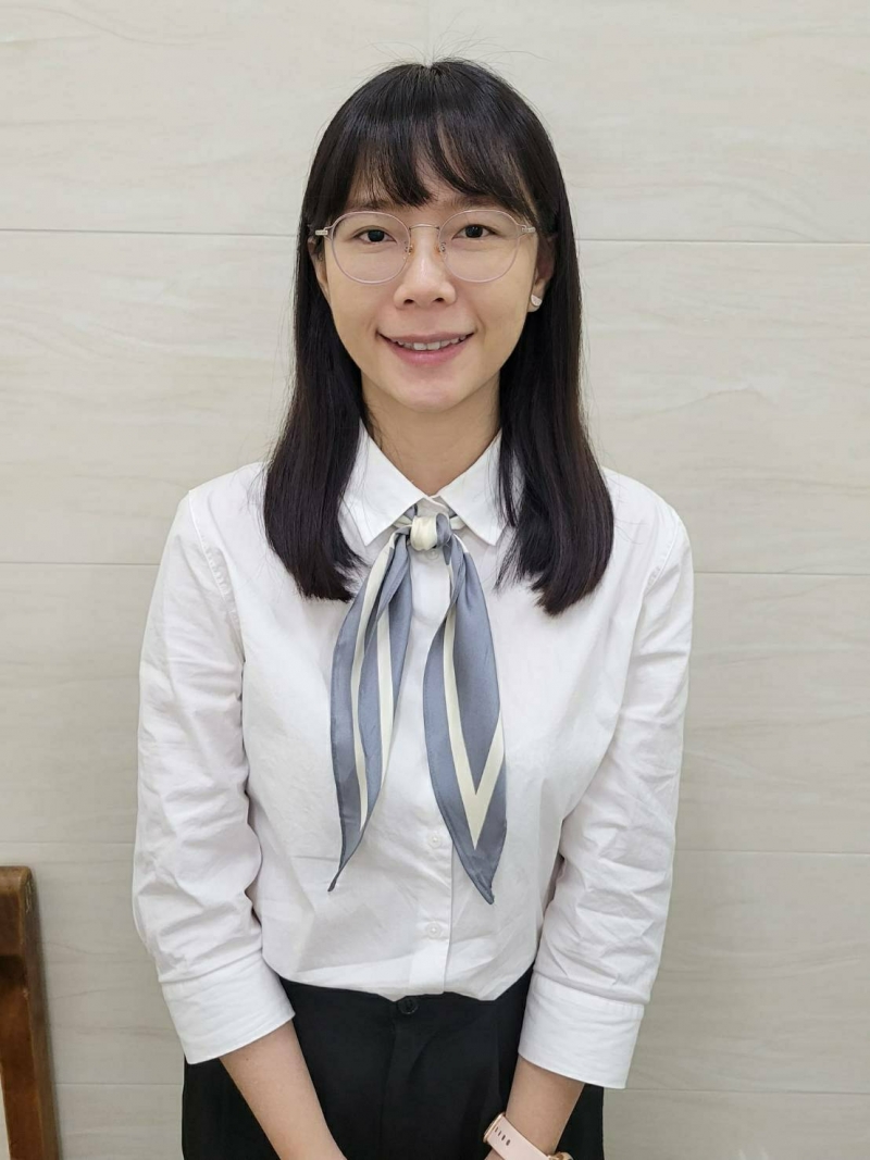 房仲 廖庭涓 照片