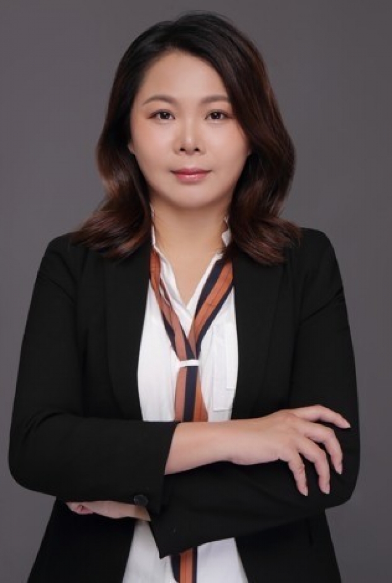 房仲 鍾秀蓁 照片