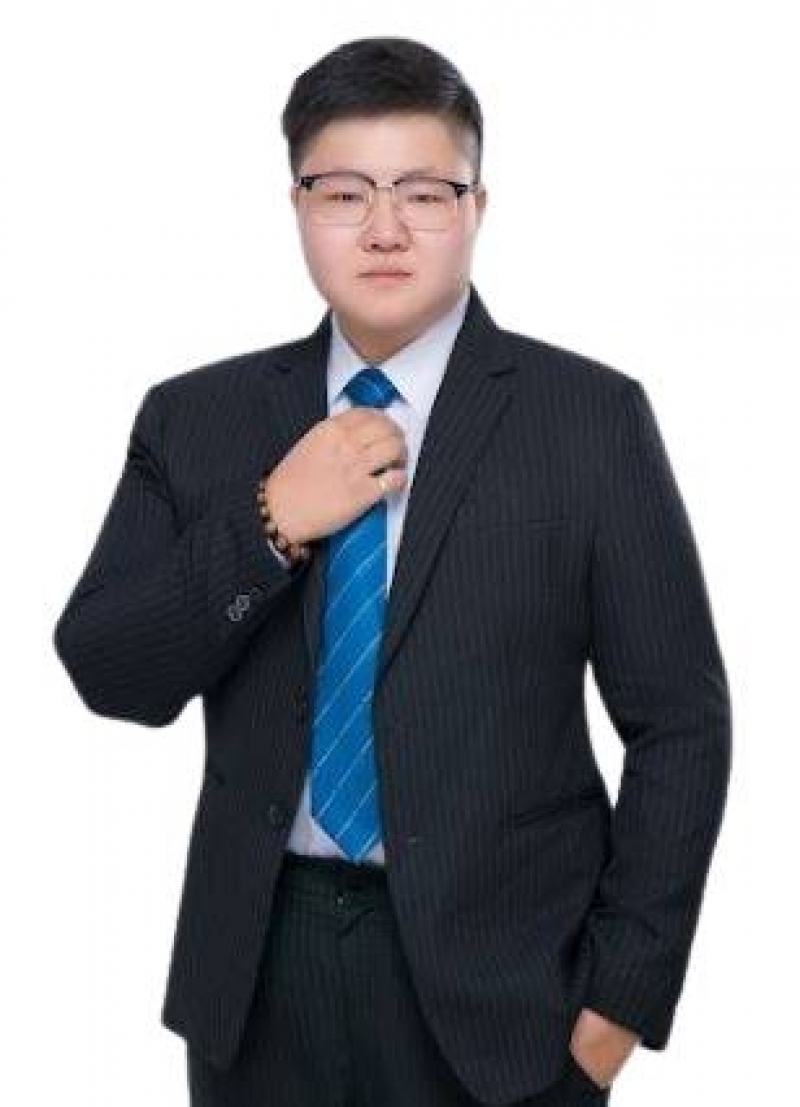 房仲 簡菡漪 照片