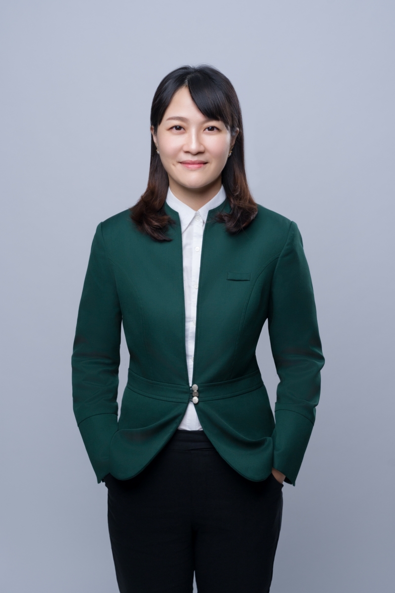 房仲 王佳玥 照片