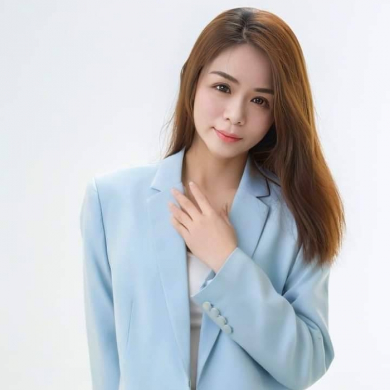 房仲 林紜亦  照片