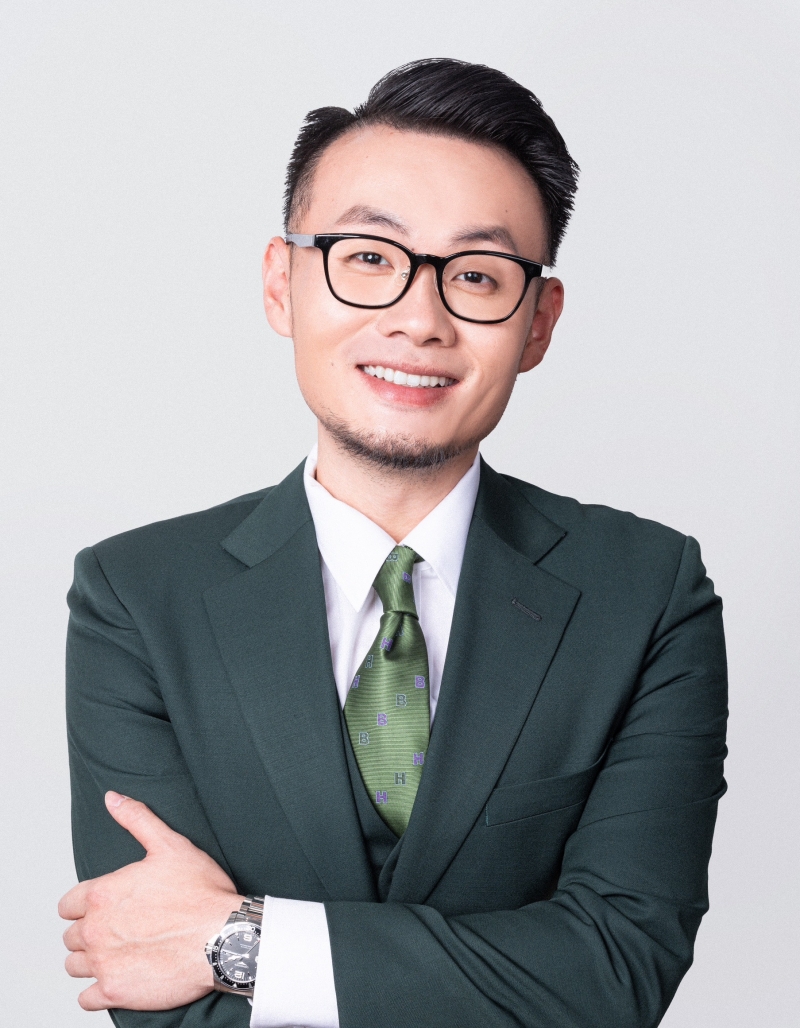 房仲 王皓 照片