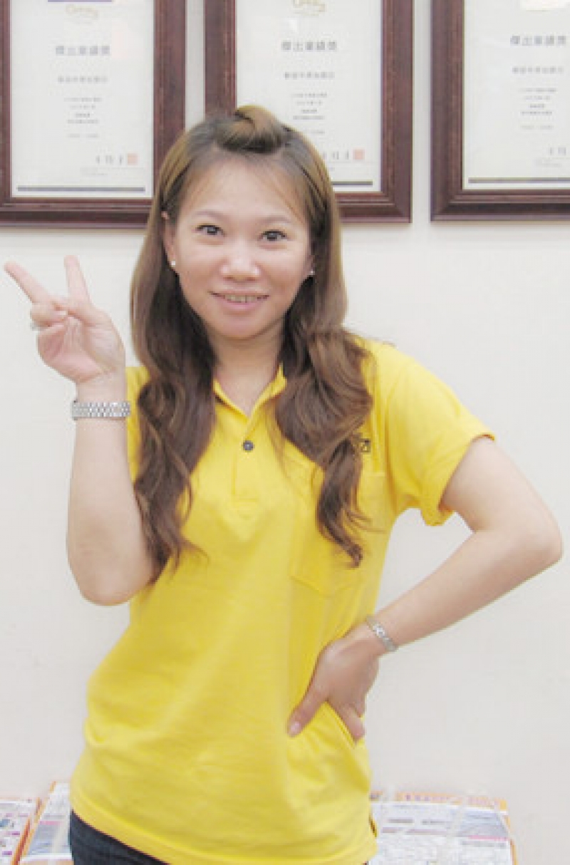 房仲 張玉鈴 張小鈴 照片