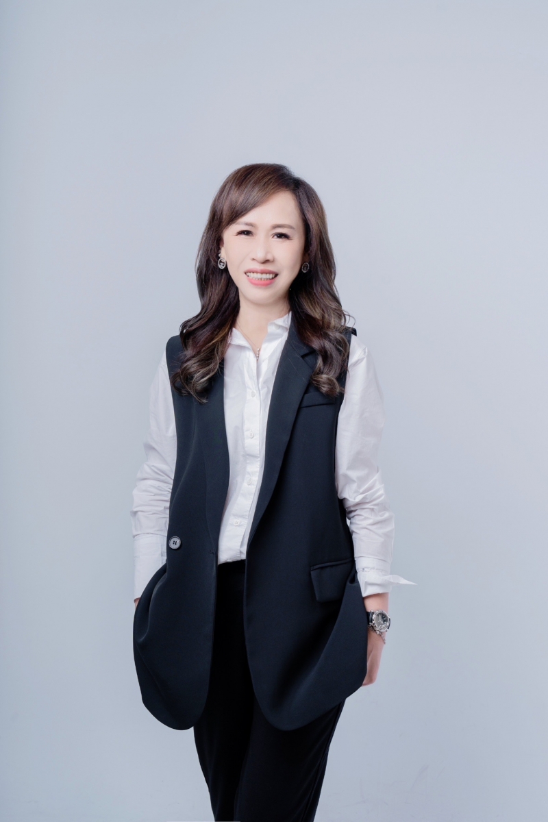 房仲 吳宜庭 照片
