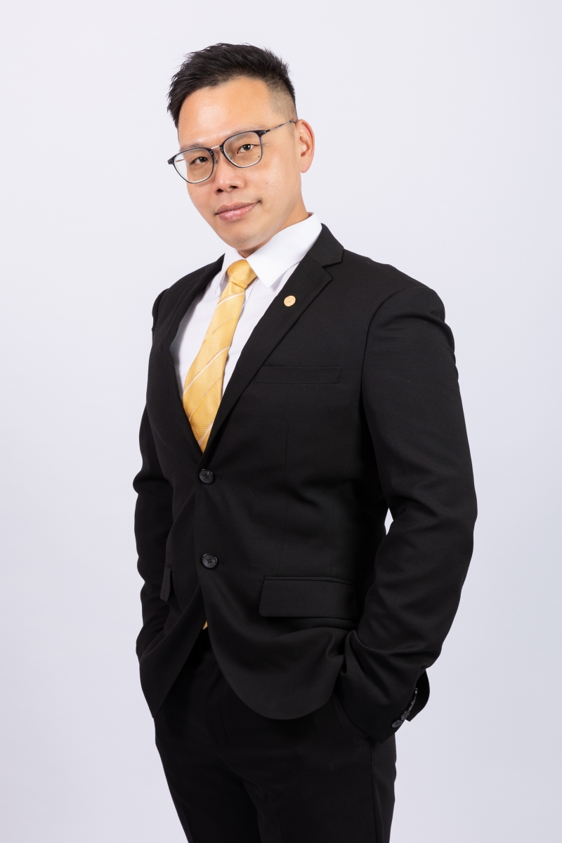 房仲 鄭正隆 照片