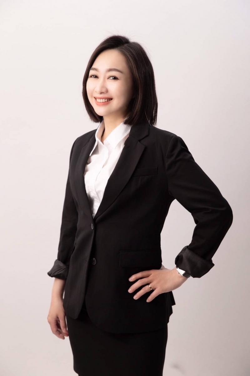 房仲 周紓微 照片