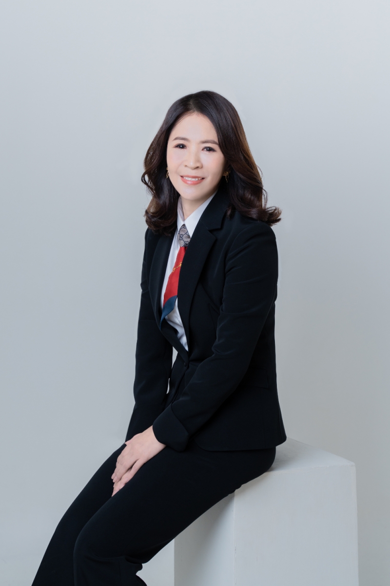 房仲 温佩秦 照片