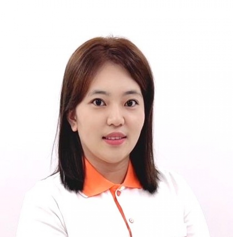 房仲 莊雅珺 照片