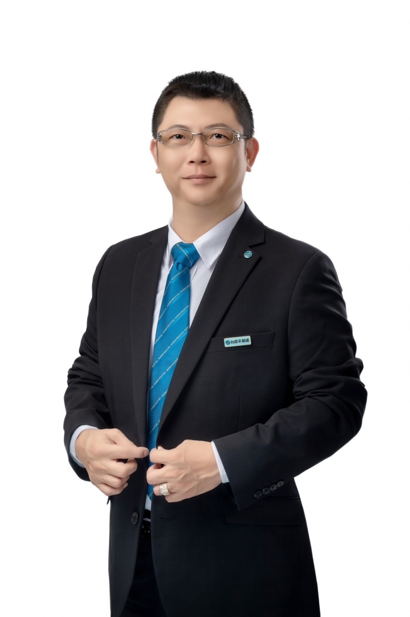 房仲 賢少 照片