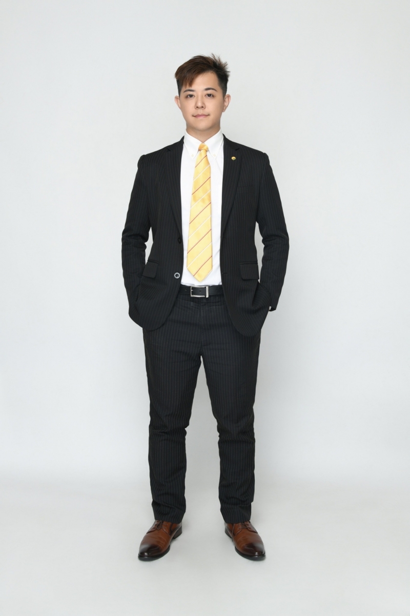 房仲 黃儹元 照片