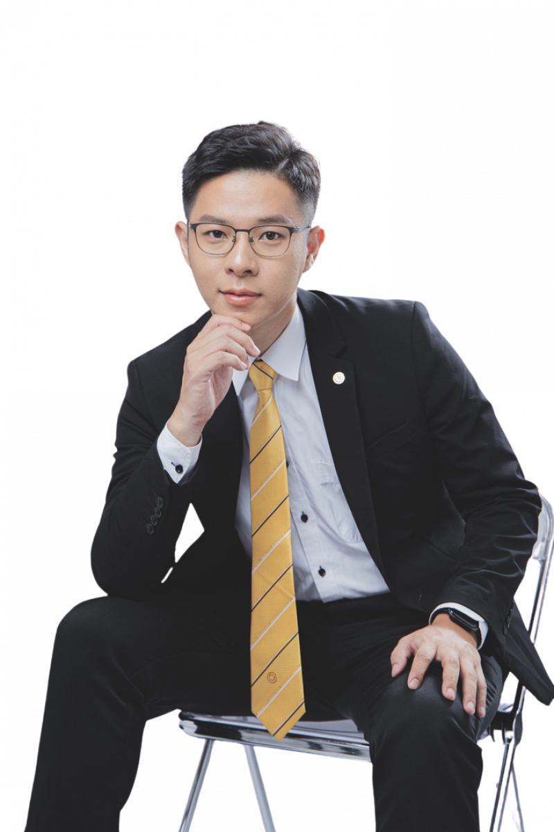 房仲 吳智翔 照片