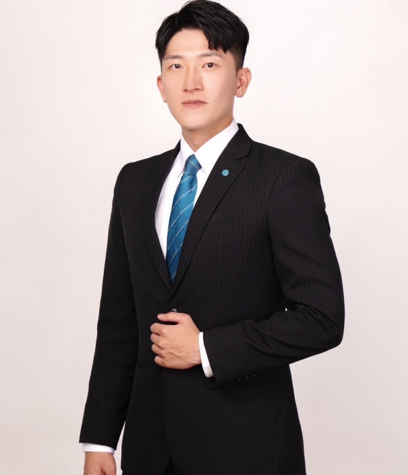 房仲 陳家煜 照片