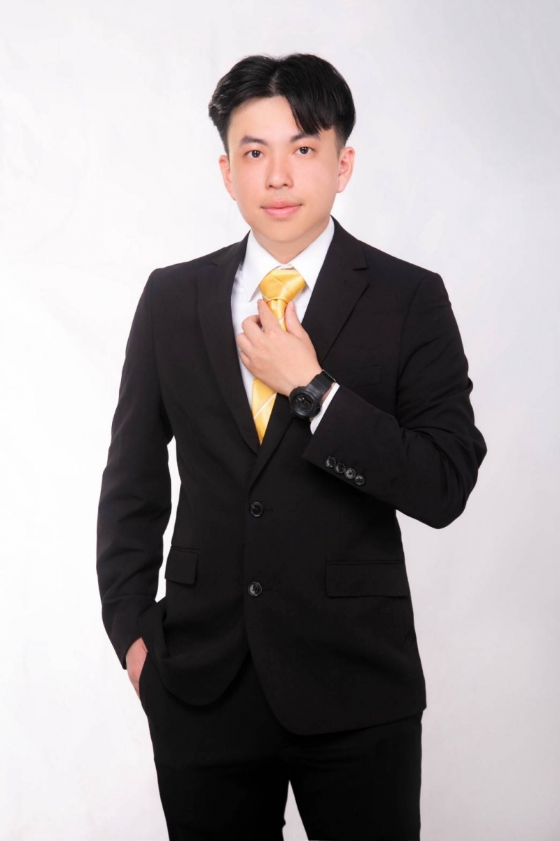 房仲 陳柏任 照片