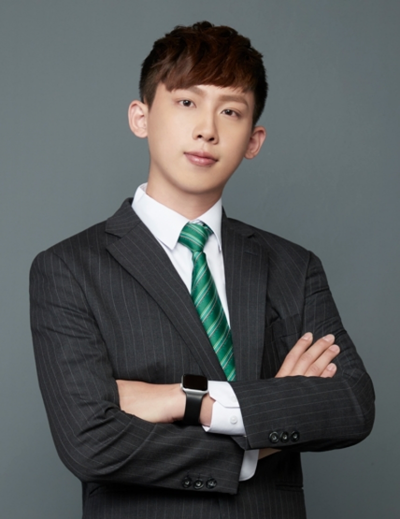 房仲 小顏 照片