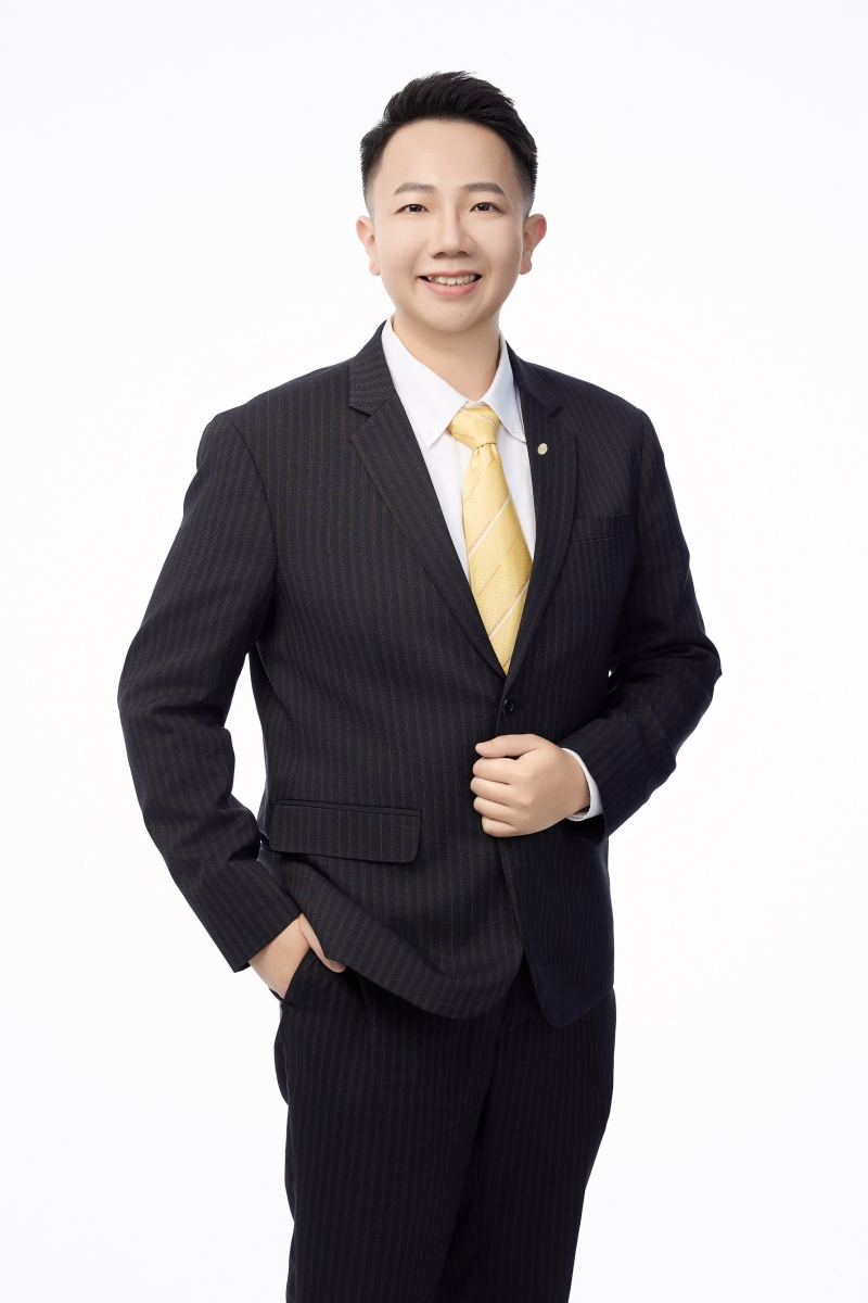 房仲 戴毅 照片