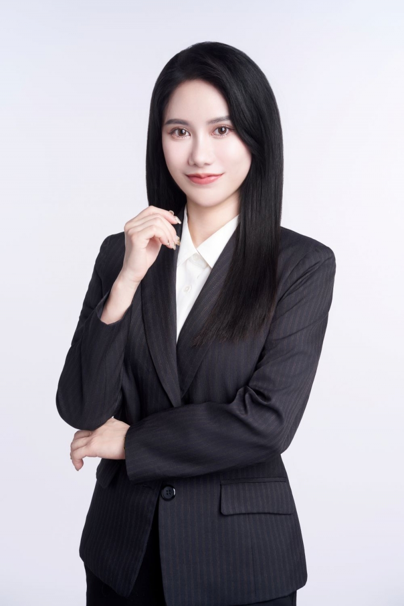 房仲 柔伊 照片