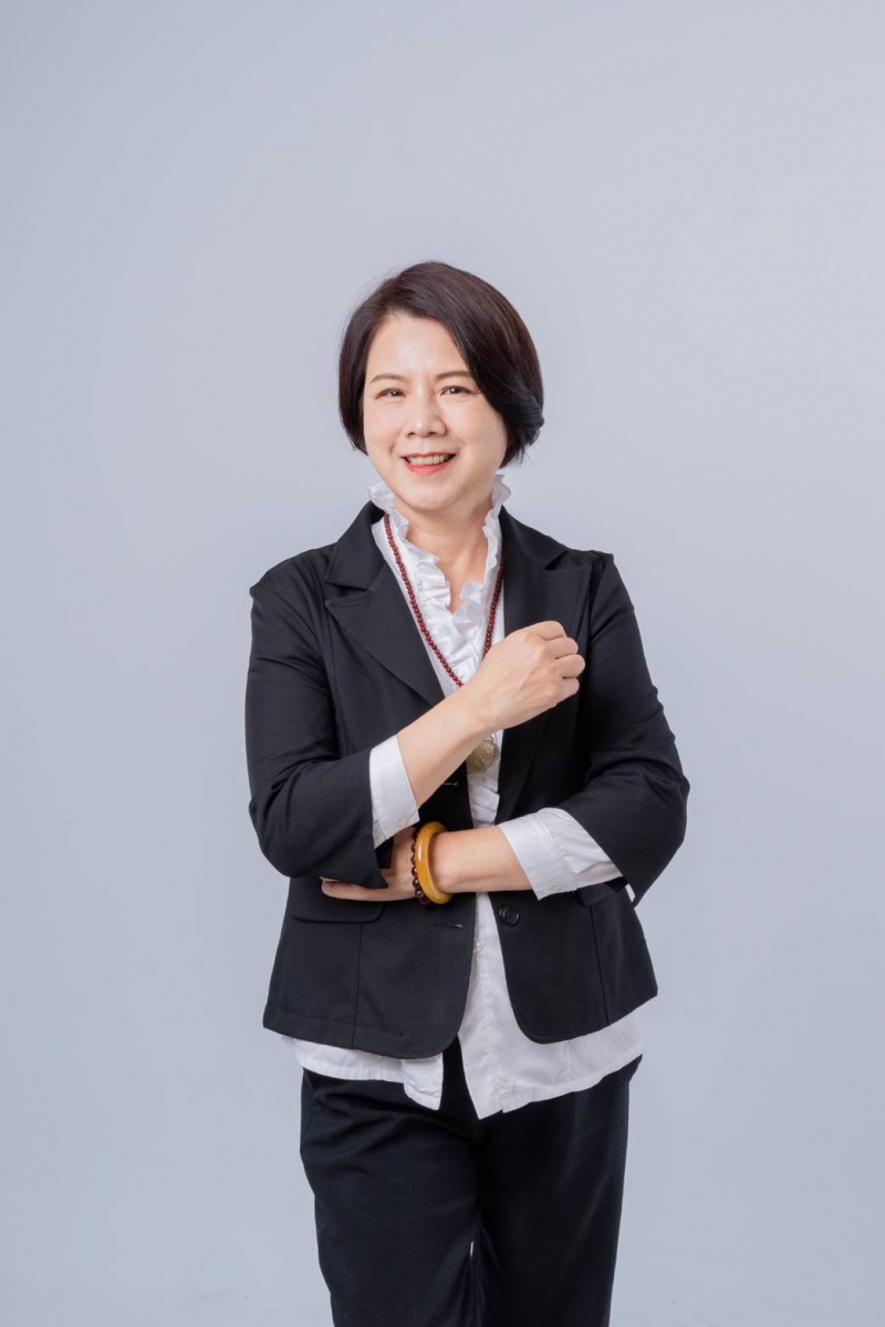 房仲 李鄭湘純  照片