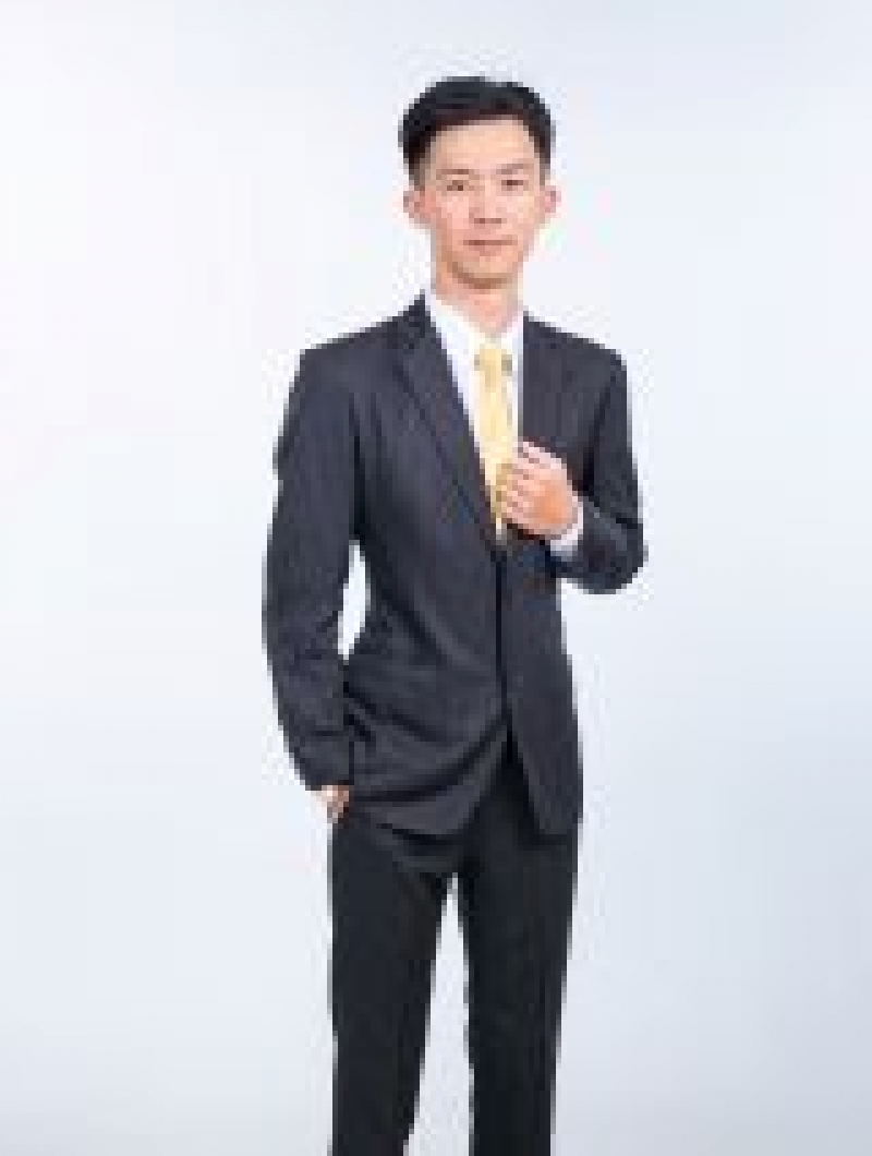 房仲 小古 照片