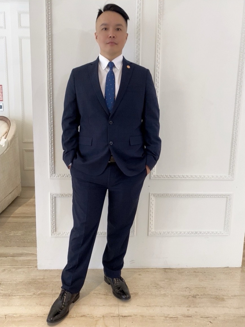 房仲 鍾詠捷 照片