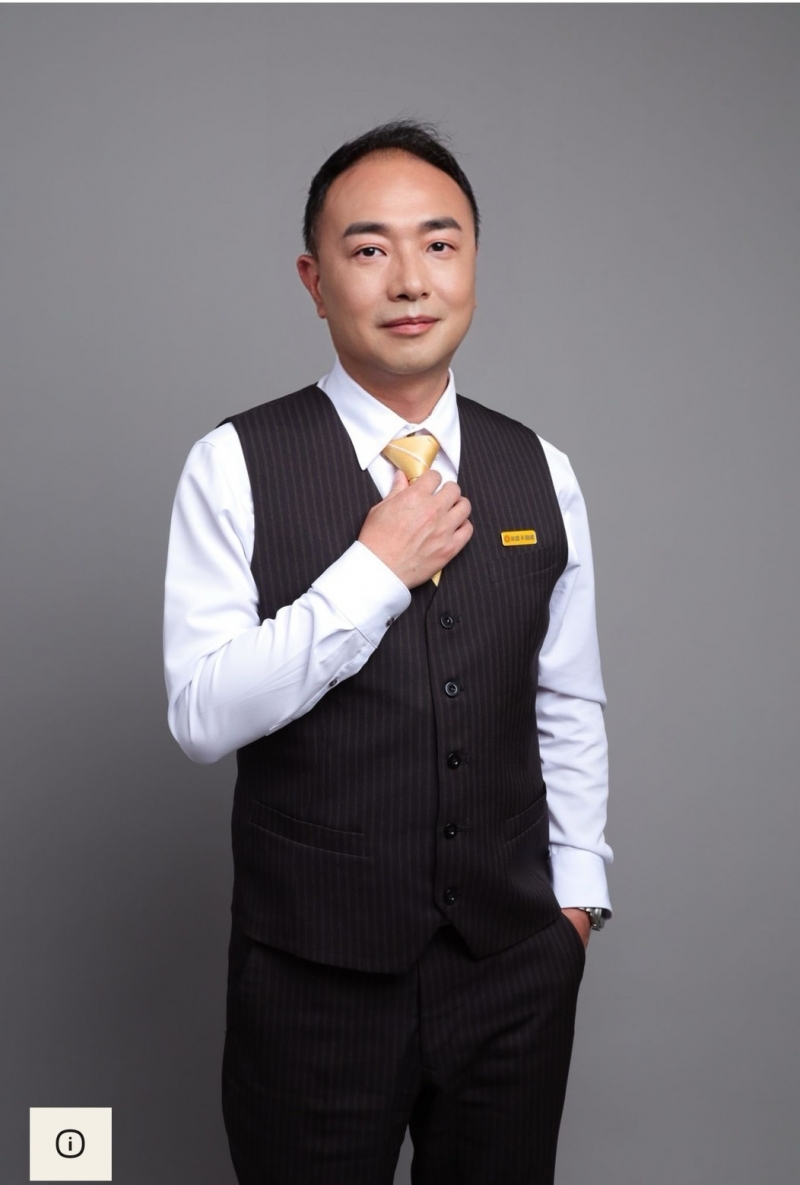 房仲 阿垚學長 照片