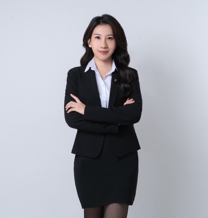 房仲 劉芳瑀 照片