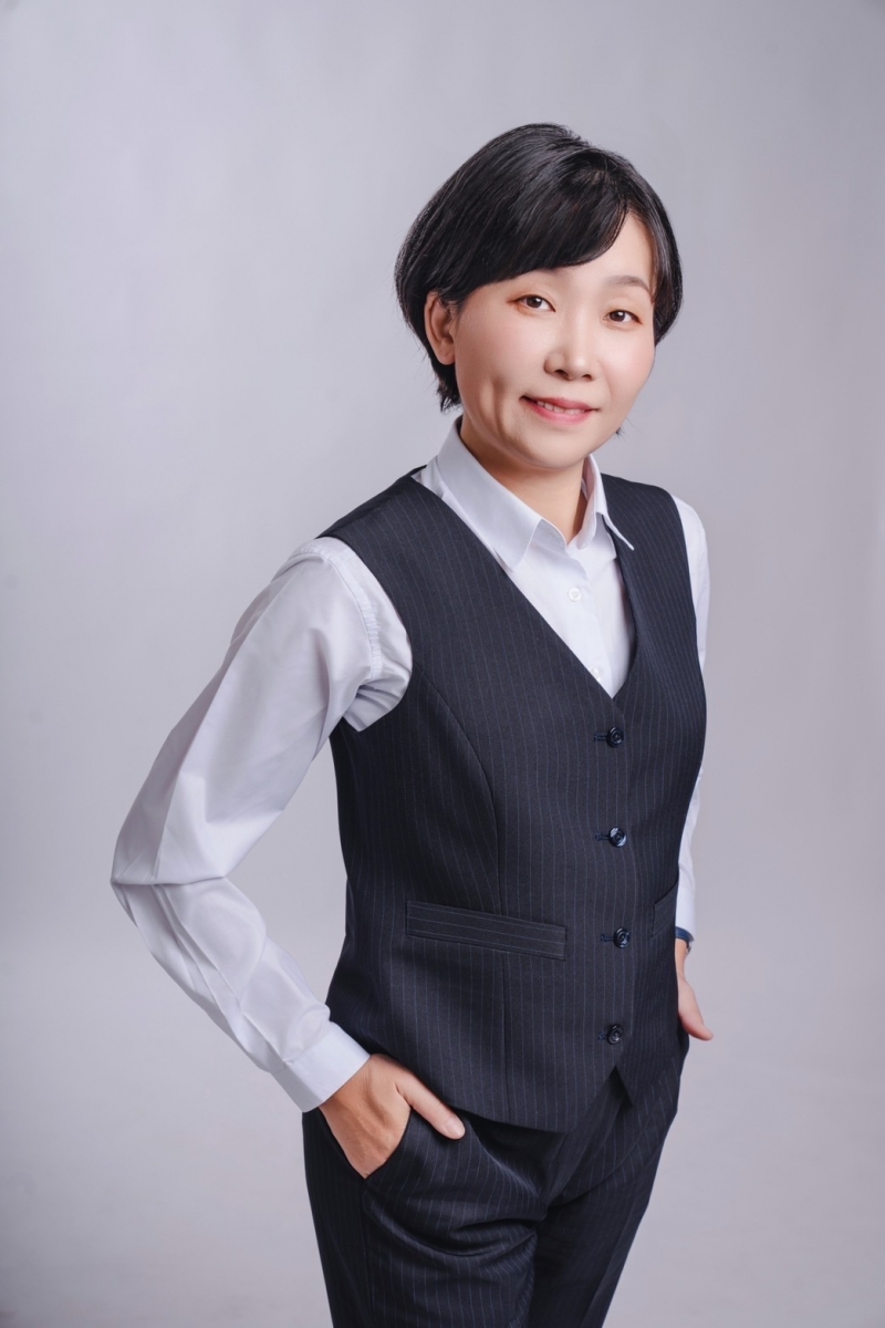 房仲 王采翎 照片