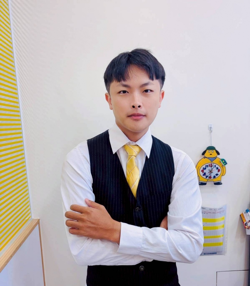 房仲 洪偉翔 照片