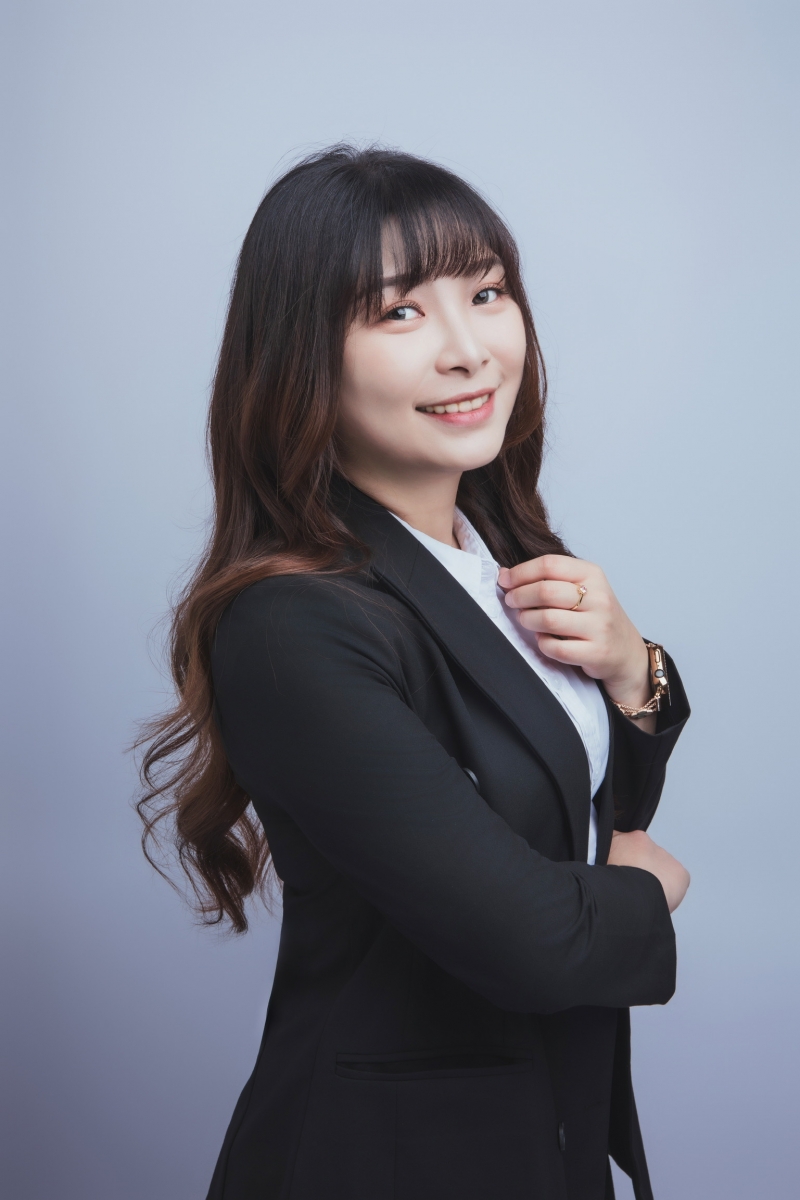 房仲 許冠惠 Cara卡拉 照片