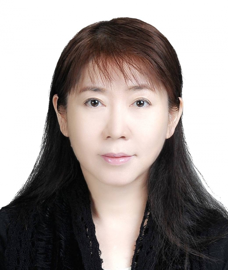 房仲 丁淑媛 照片