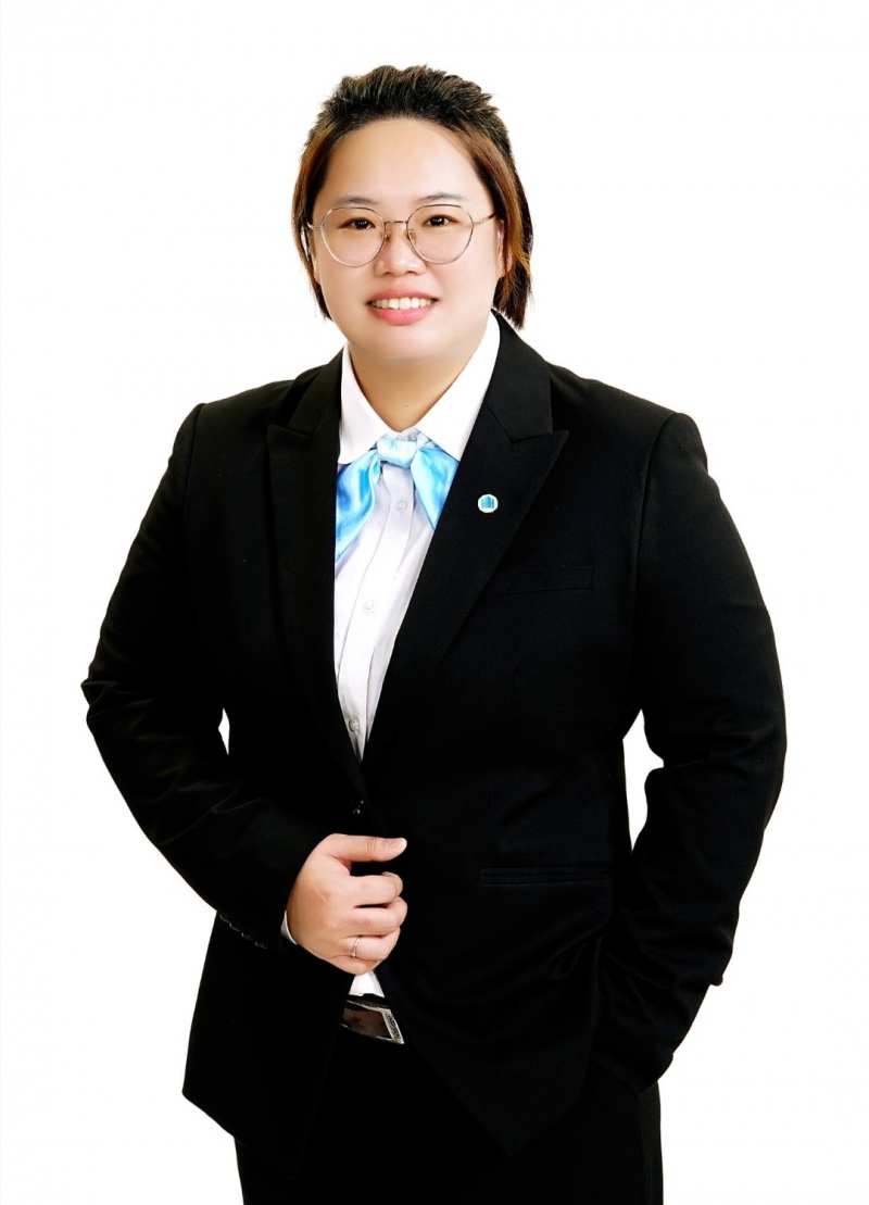 房仲 吳嘉真 照片