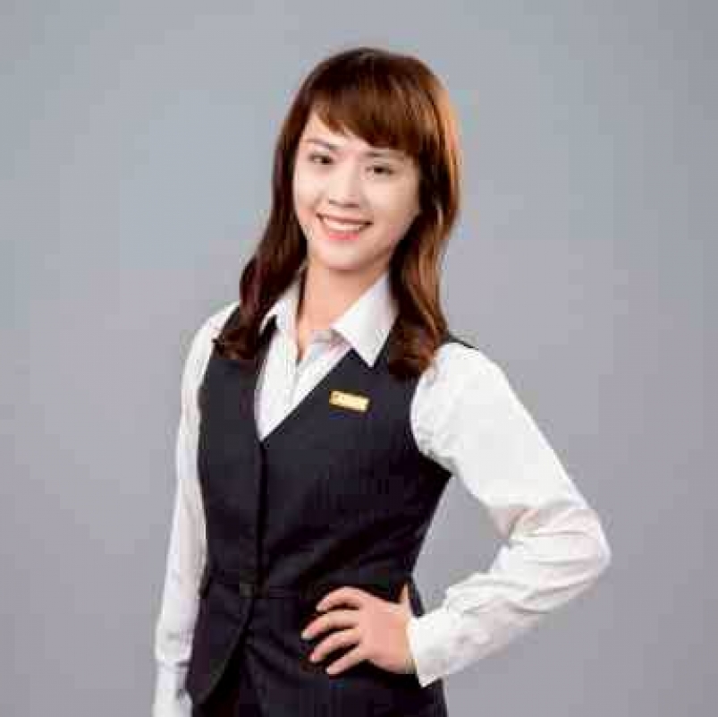 房仲 許琳 照片