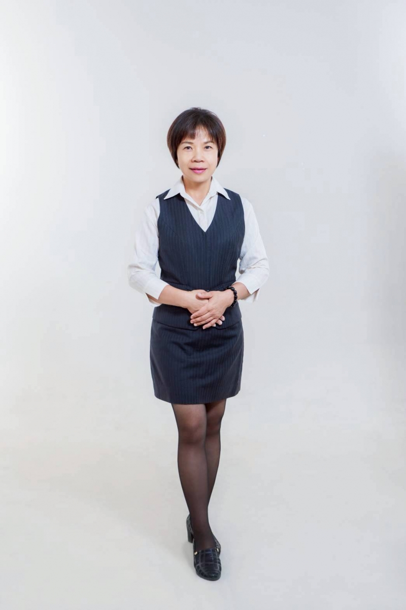 房仲 楊千潁 照片