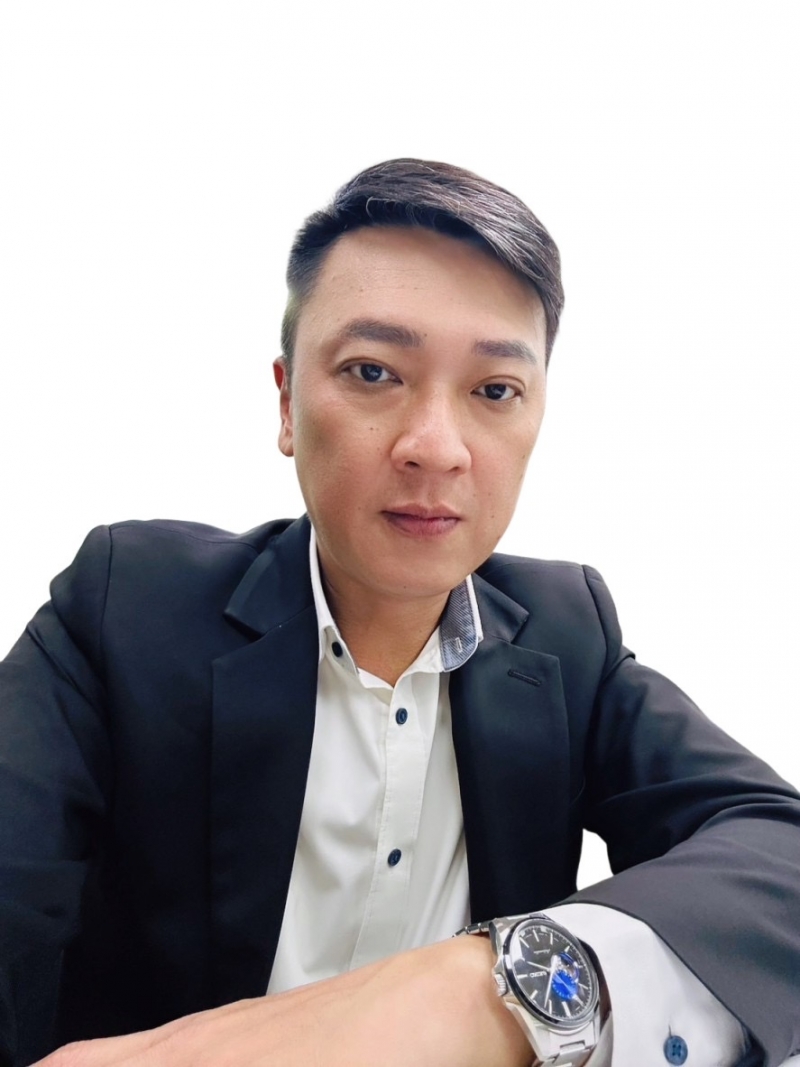 房仲 鍾明儒 照片