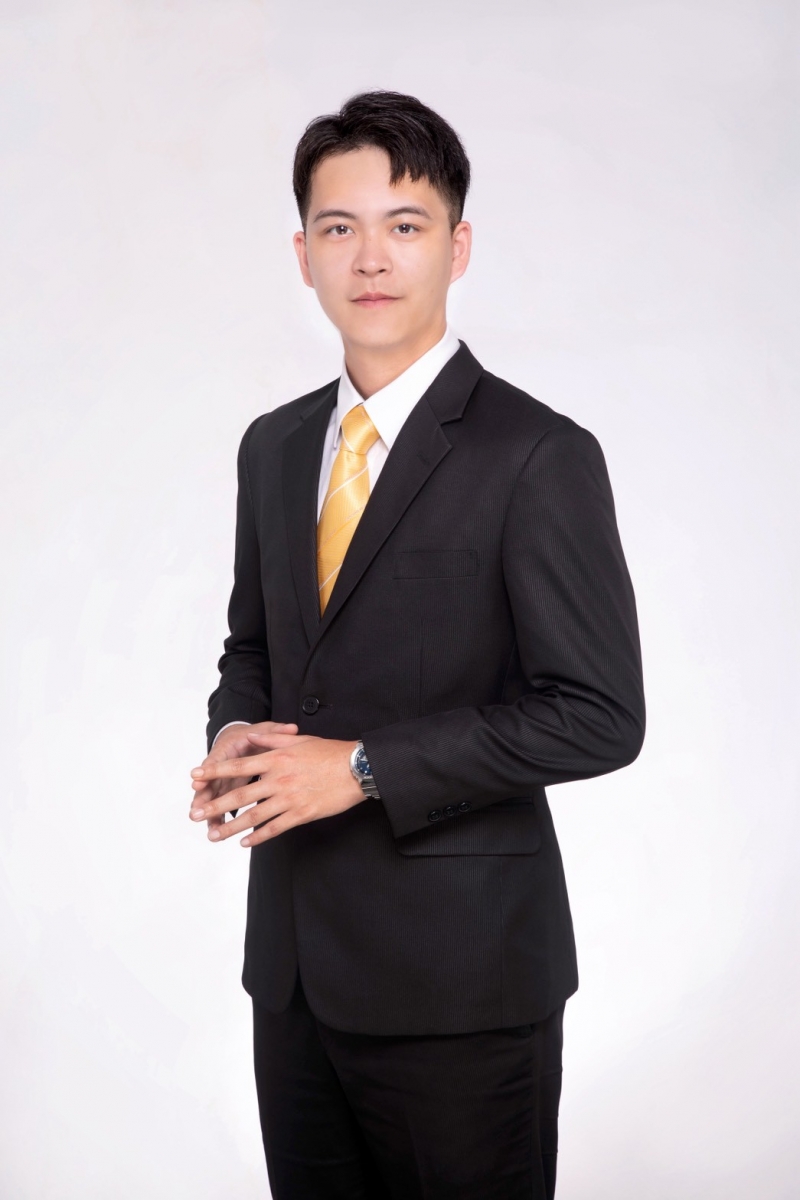 房仲 黃傳皓 照片